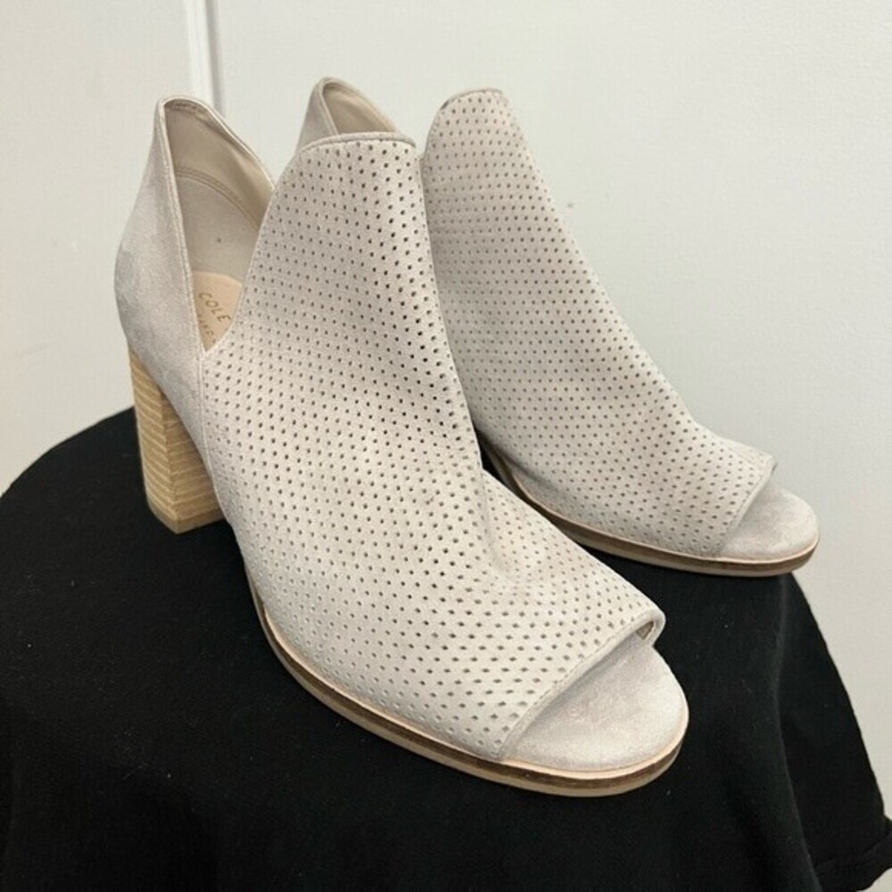 NWOT Cole Hann Shiloh Ankle Booties - Picture 2 of 7